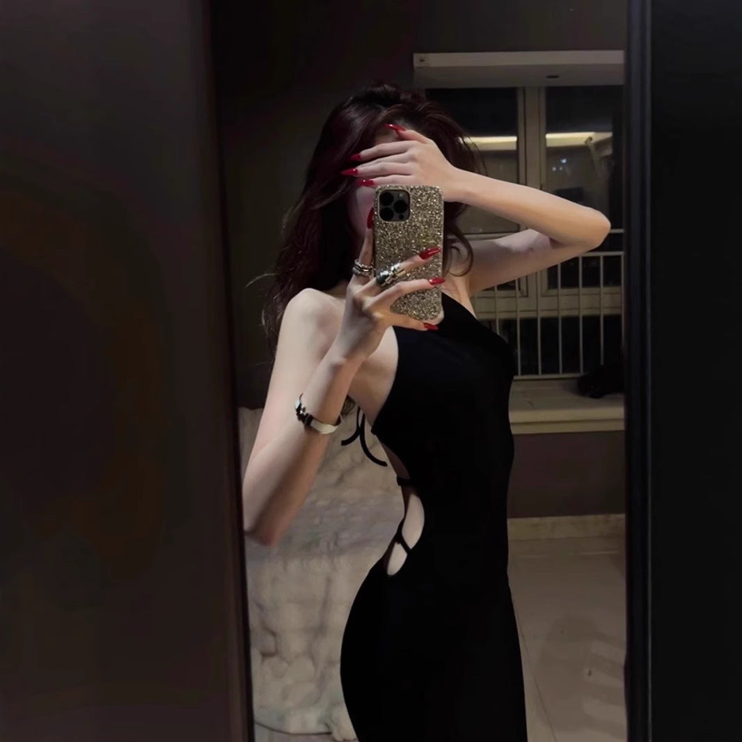Backless and neck-baring dress