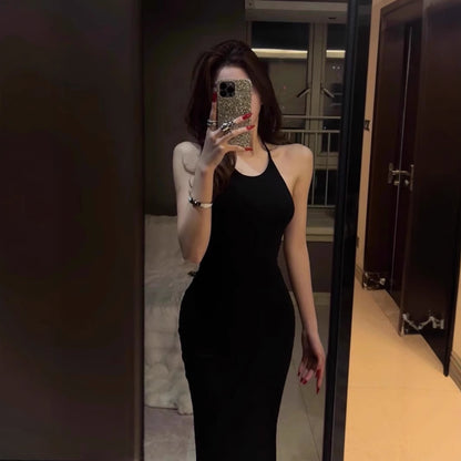 Backless and neck-baring dress